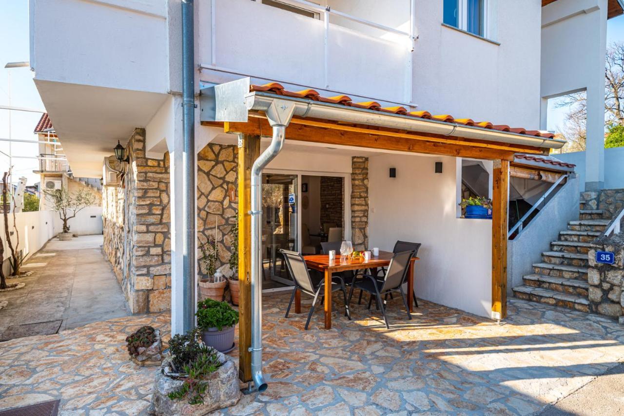 Maia Lena Apartment Jasenice  Bagian luar foto