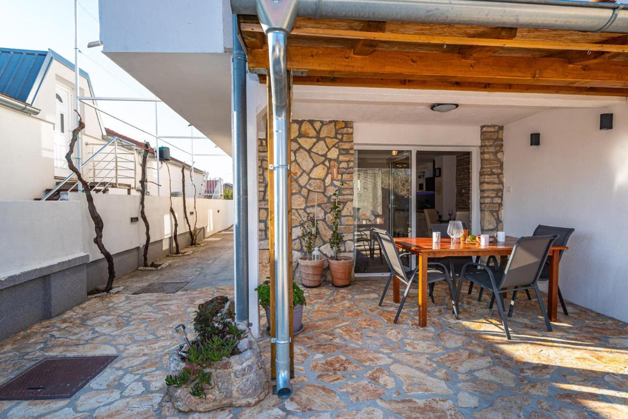Maia Lena Apartment Jasenice  Bagian luar foto