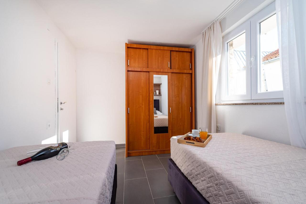 Maia Lena Apartment Jasenice  Bagian luar foto