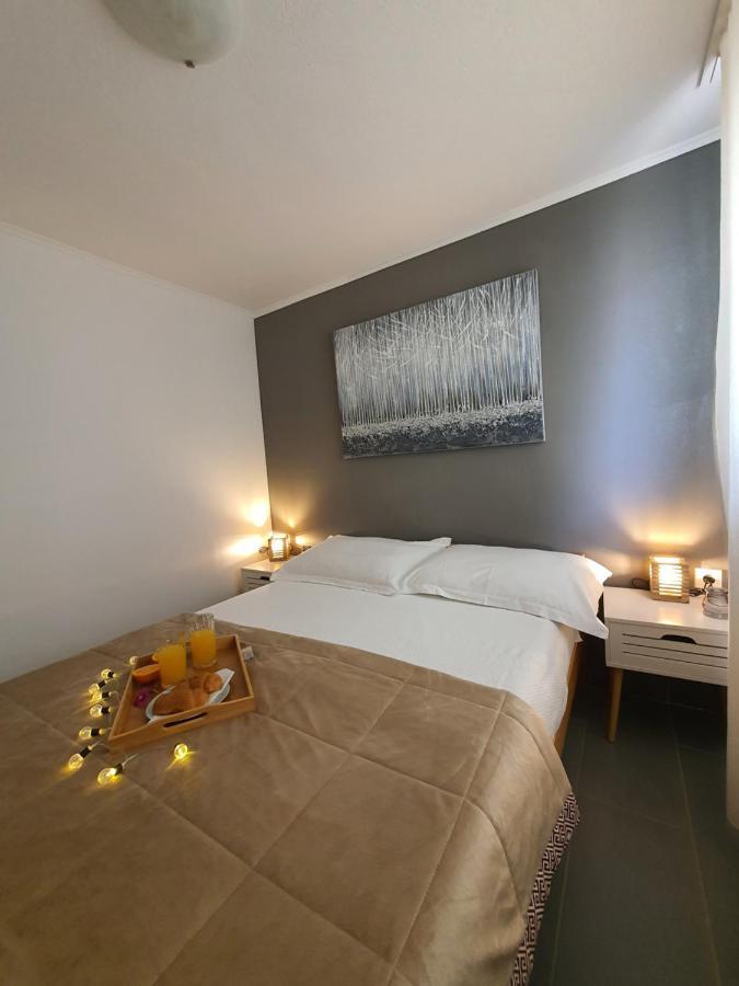 Maia Lena Apartment Jasenice  Bagian luar foto